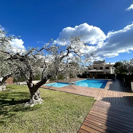 Holiday home Arenda Estada Moderna